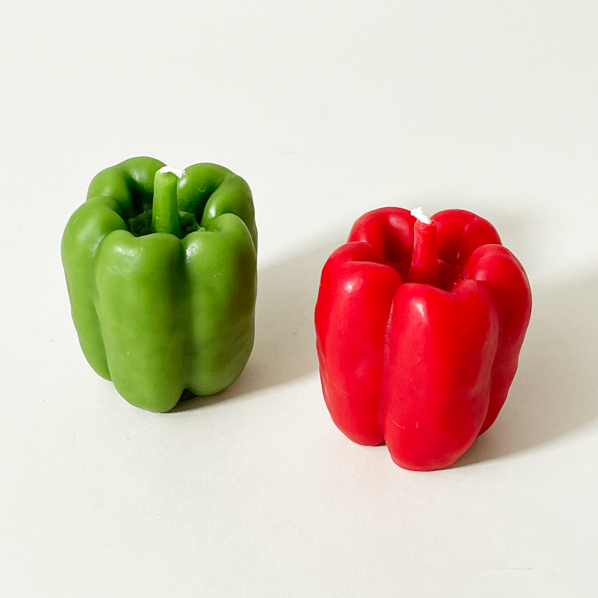 Artifaqt Bell Pepper-Shaped Pure & Aromatic Beeswax Candle, Red & Green