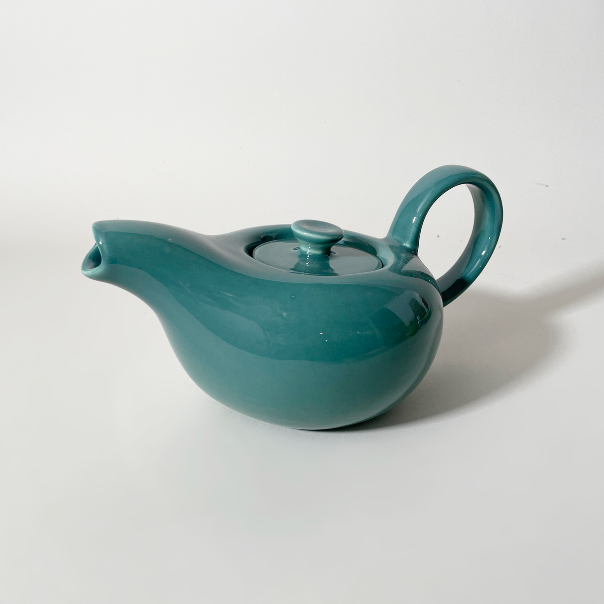 Russel Wright Bauer Pottery ピッチャー Russel Wright, the renowned creator of 