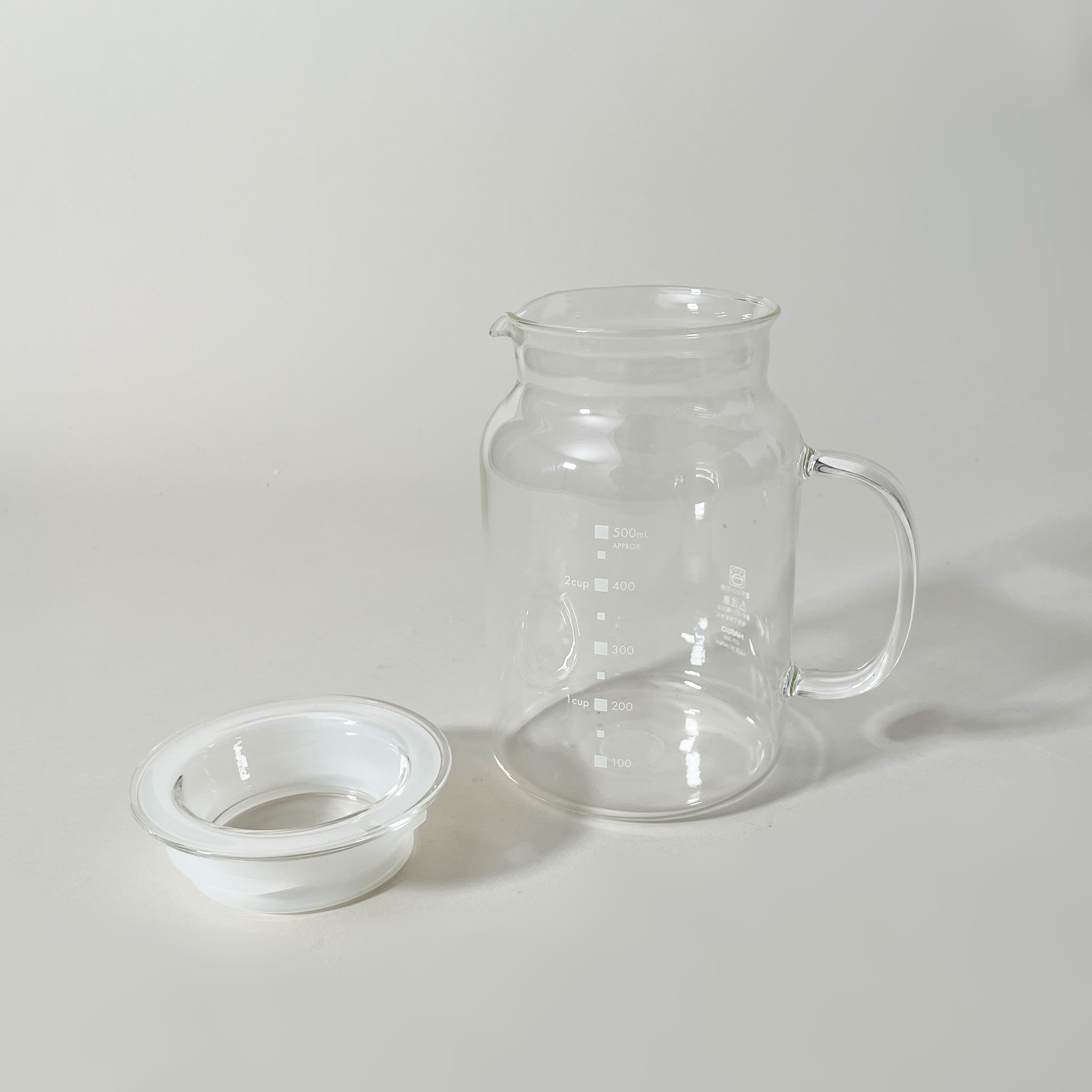 HARIO Heatproof Glass Pitcher with Lid – Measuring & Serving