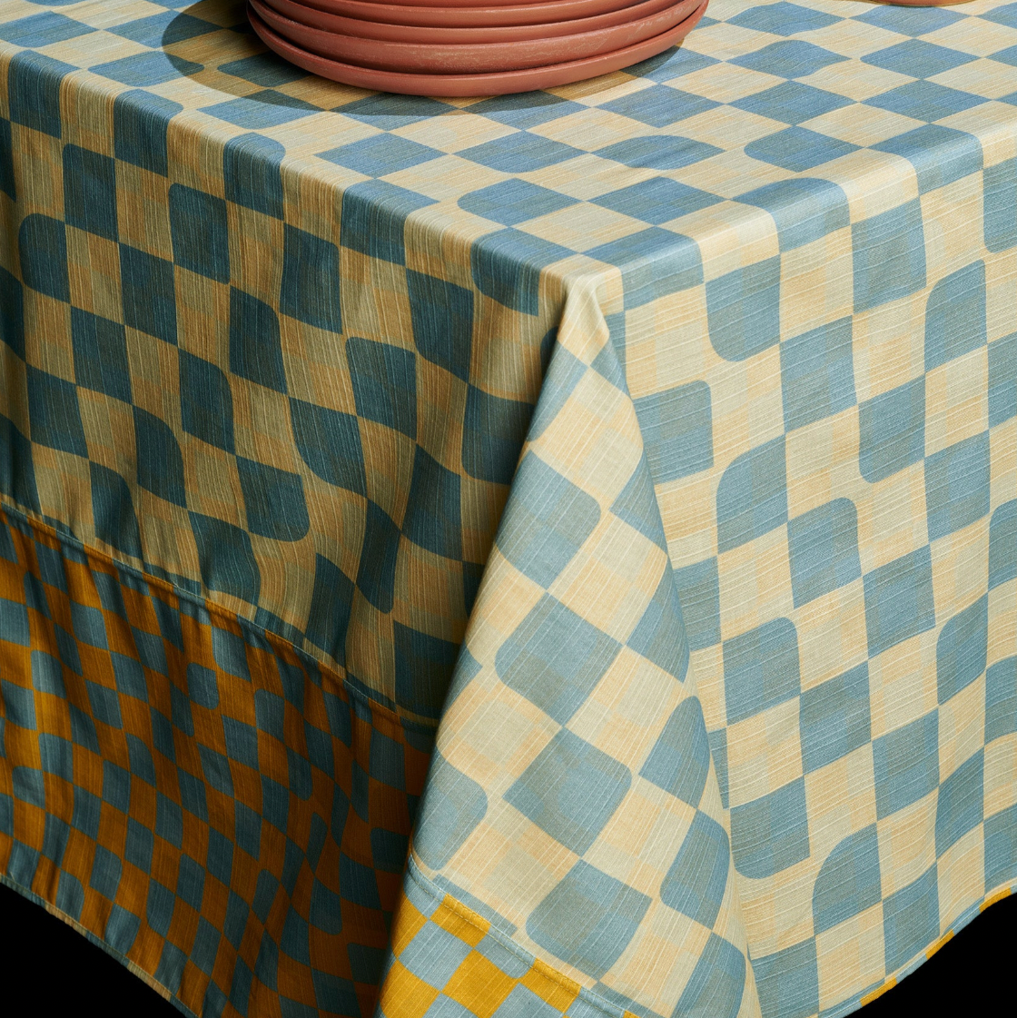 Tortuga Forma Reversible Tablecloth, Checker Sky - 100% Cotton Shantung - Side 1