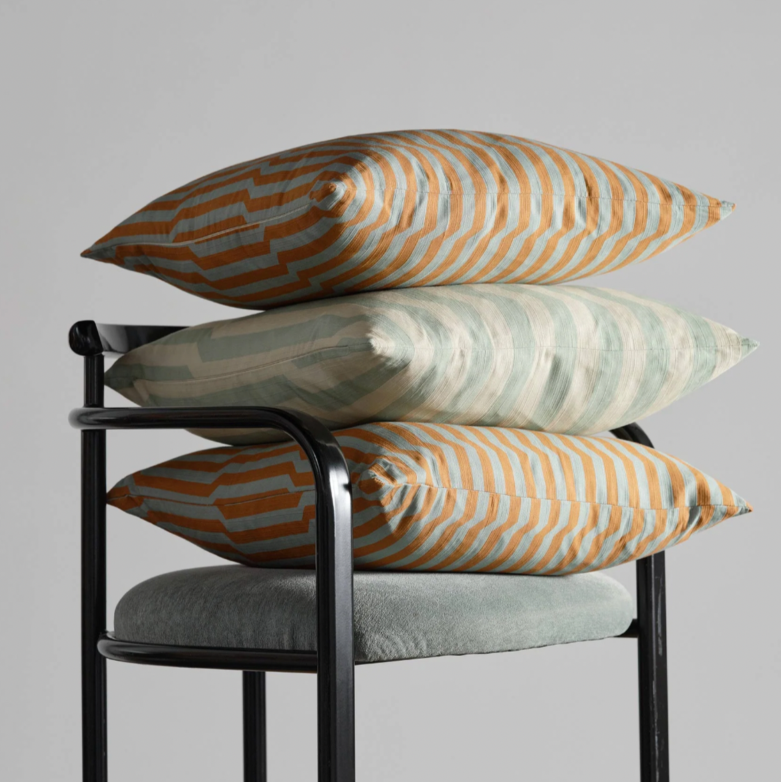 Tortuga Forma Throw Pillows – Japanese Cotton, 18.5" Square