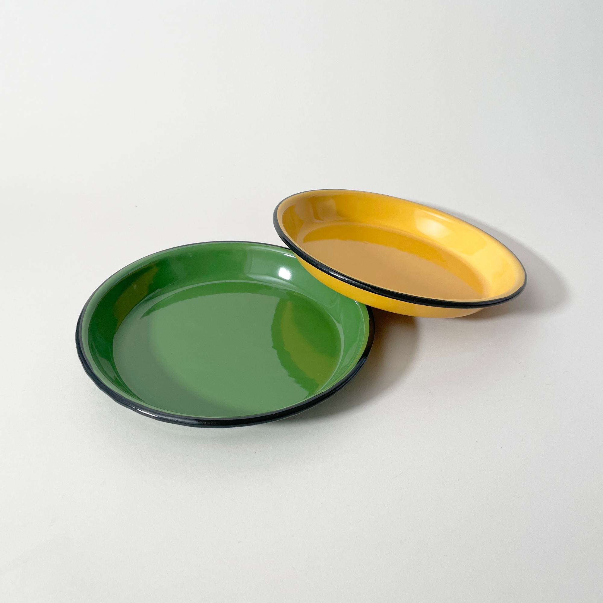 Utilitario Mexicano Enamelware Coupe Plates, Nopal Green & Mustard Yellow
