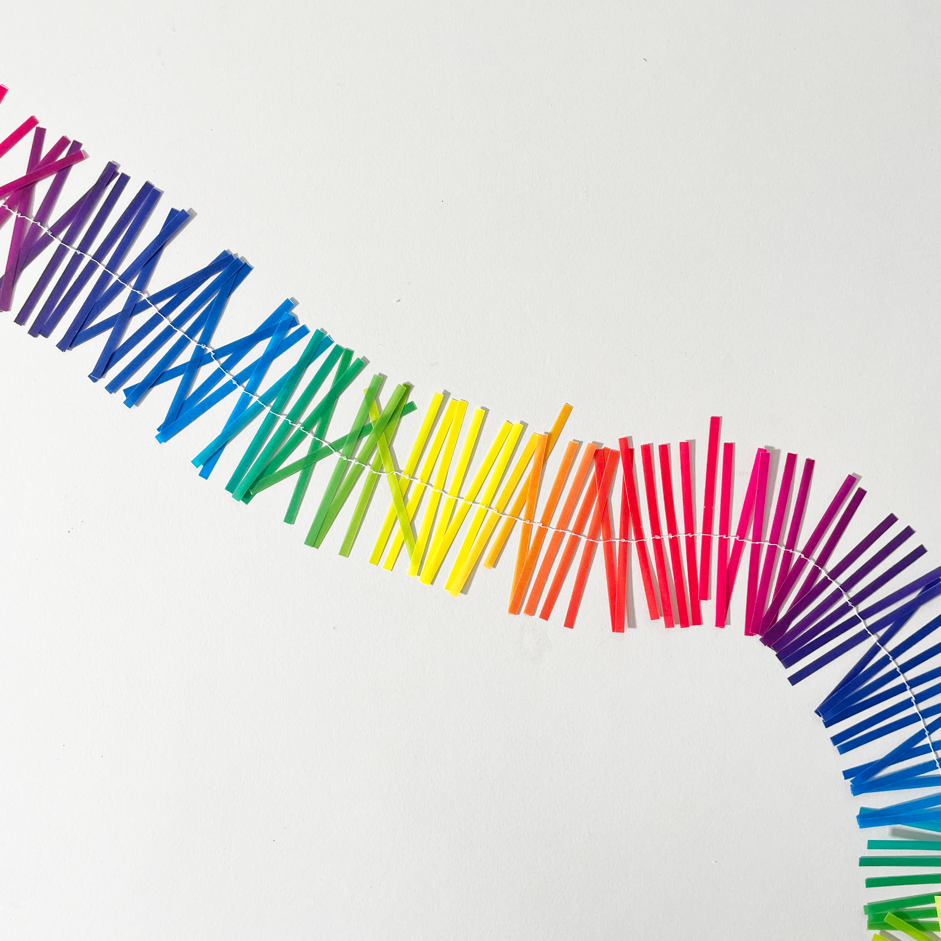 Spektral Rainbow Garland