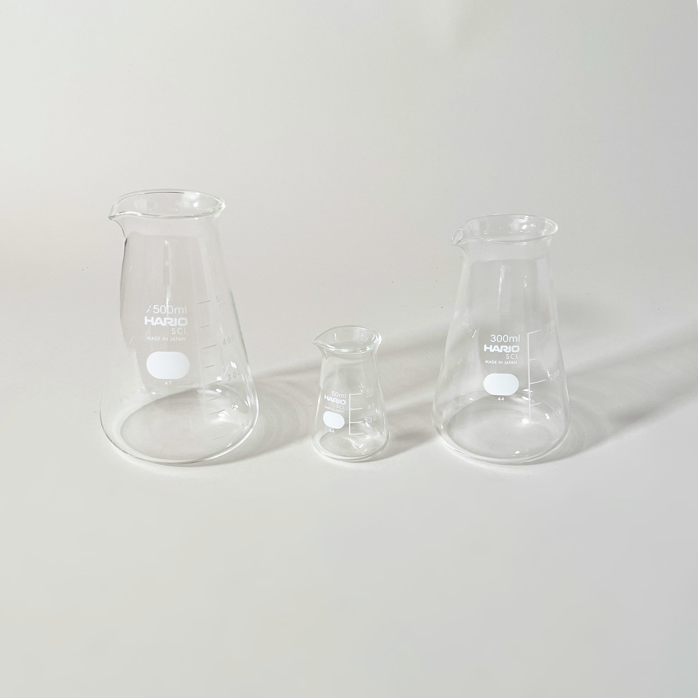 HARIO Conical Glass Beakers – Heatproof, Ergonomic Design