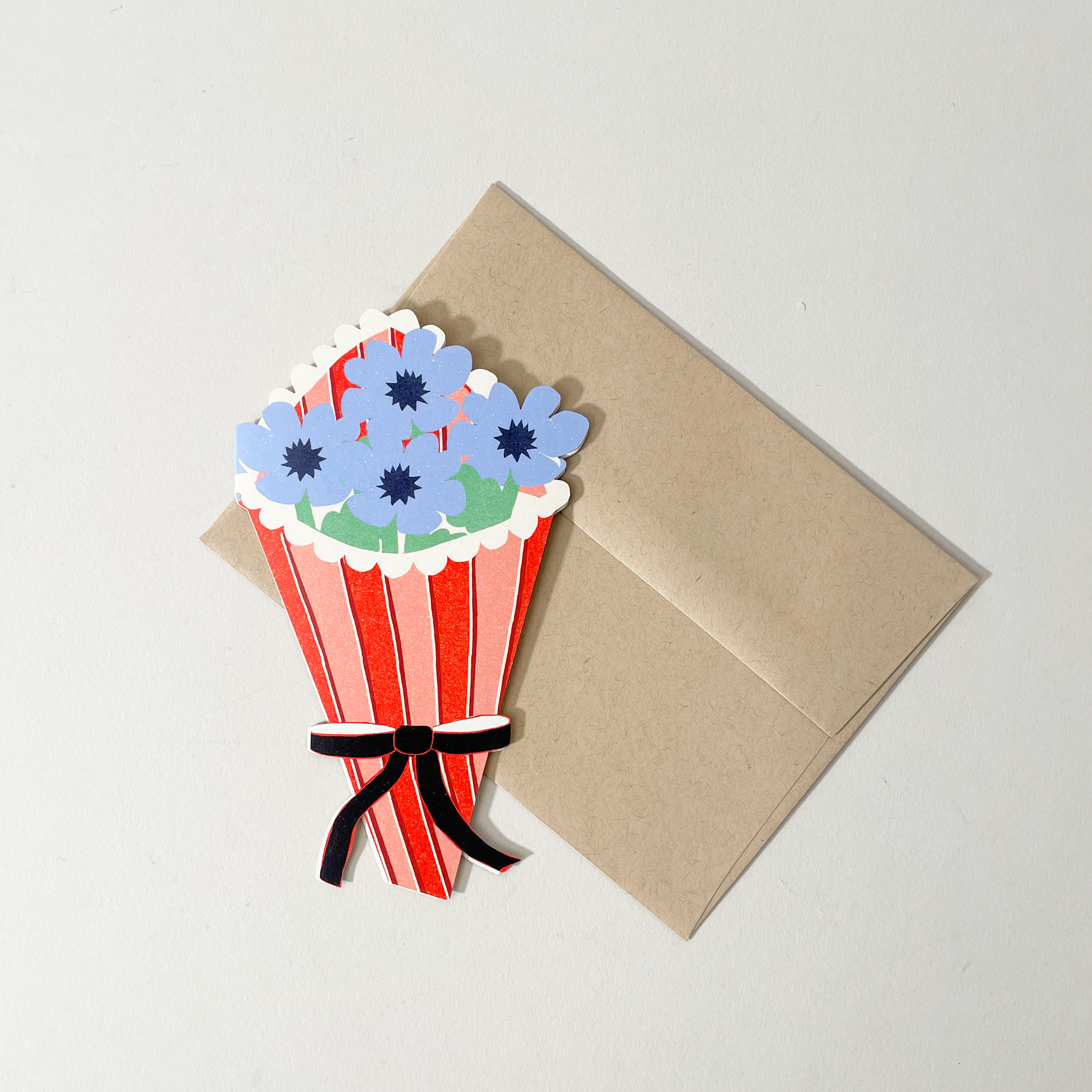 Isatopia Flower Bouquet Die Cut Card
