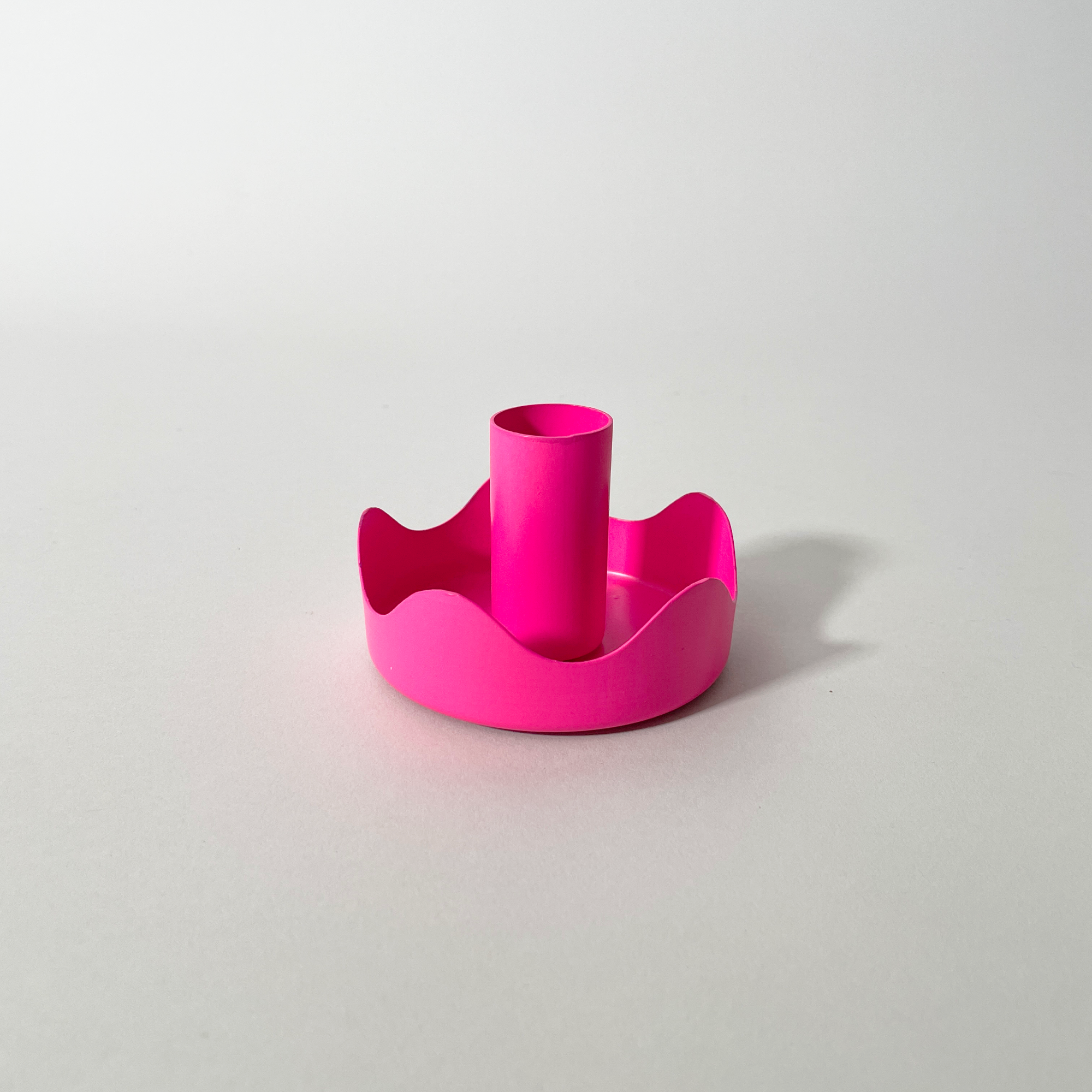 The Colour Emporium Wavy Powder-Coated Metal Candle Holder, Fuchsia