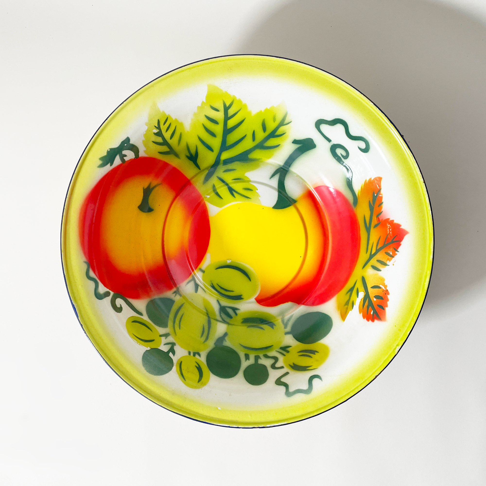 Vintage Painted Enamelware Serving Bowl – Fruit & Vegetable Motif