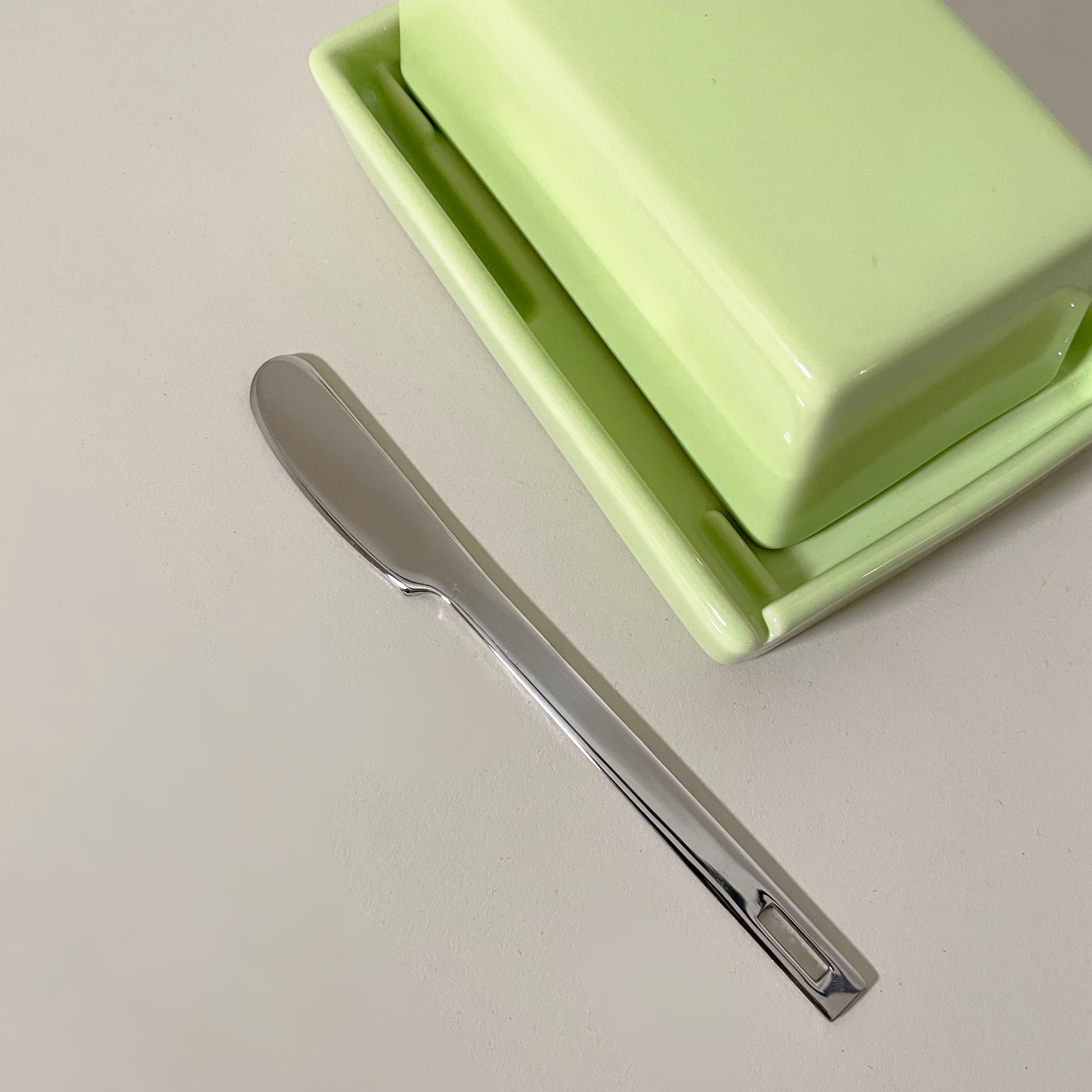 Lidded Ceramic Butter Dish With Knife, Kiwi
